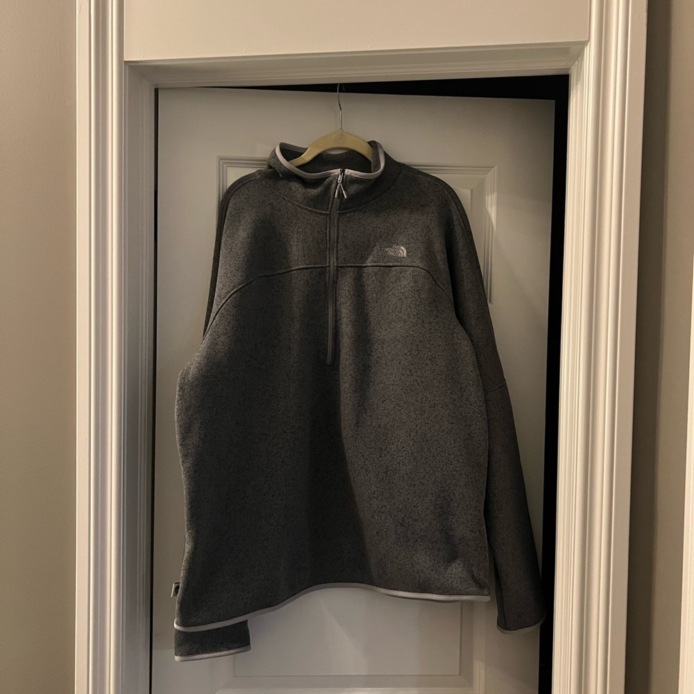 The North Face Men's Charcoal pullover sweater w front zipper.  size XL